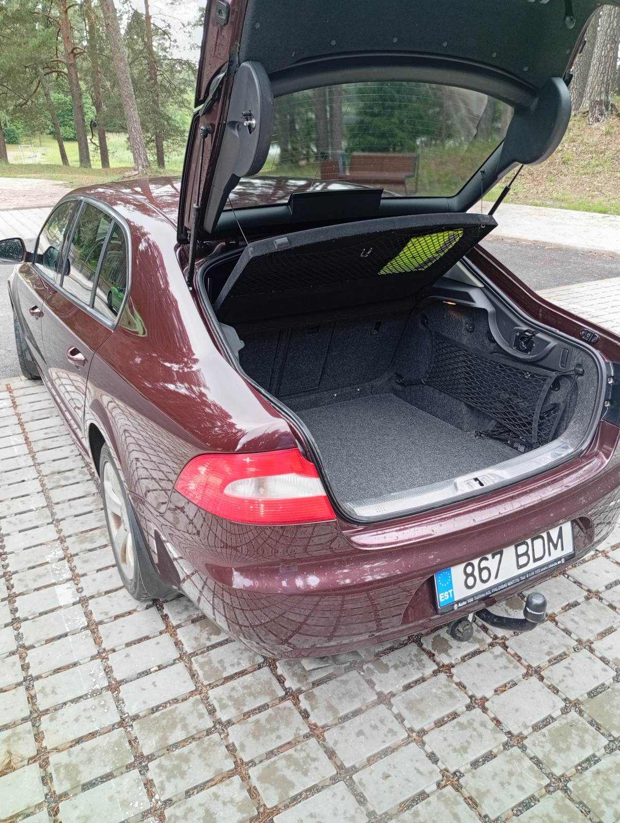 Škoda Superb 2011, photo 5/11