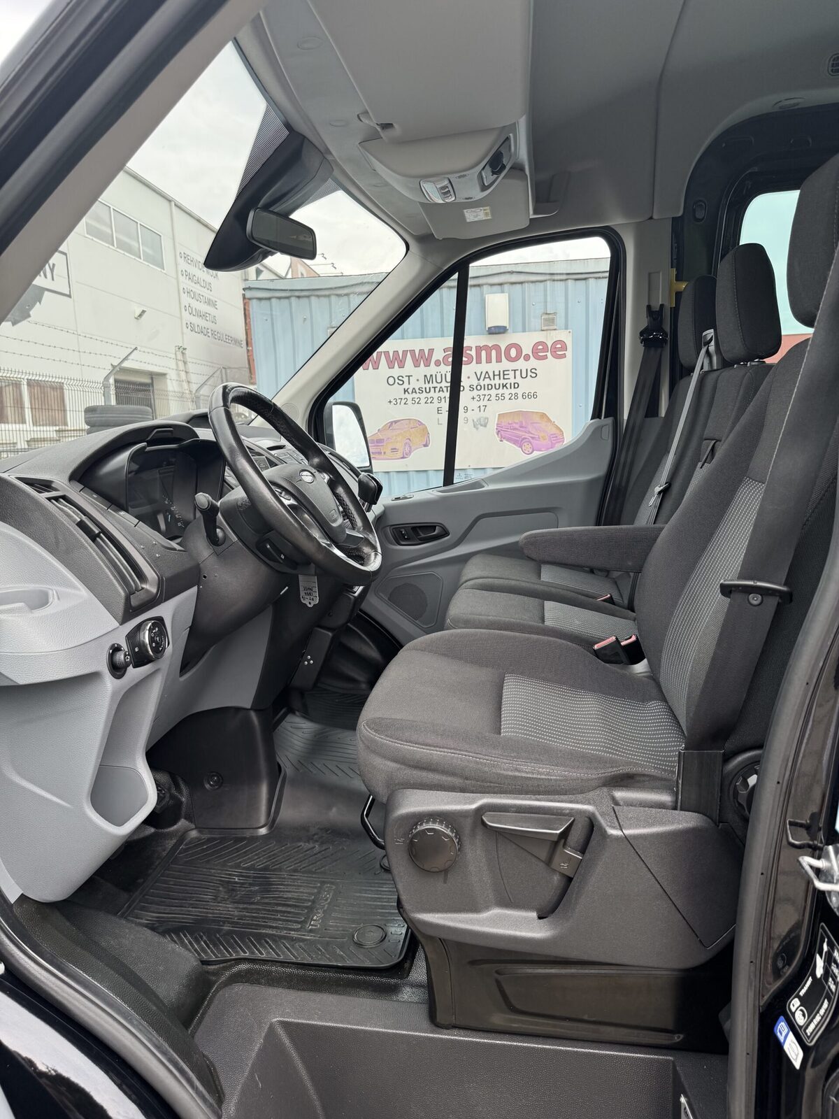 Ford Transit L3H2 INVA 2.0 Tdci 96kW 2016, photo 3/10