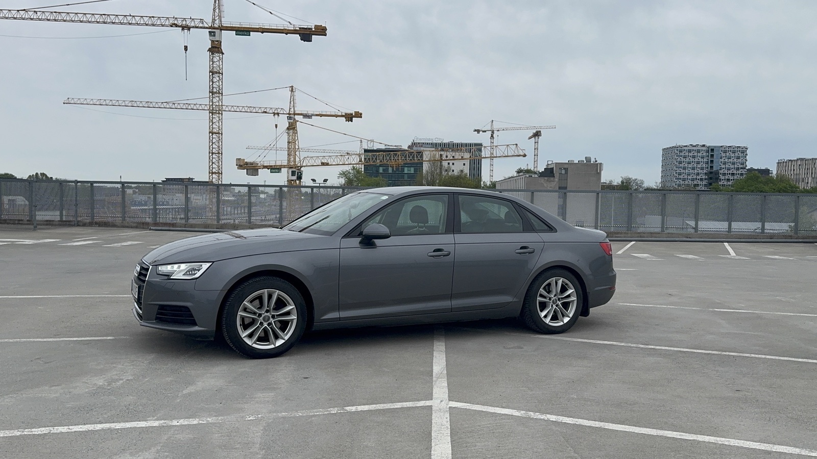 Audi A4 2017, photo 3/14