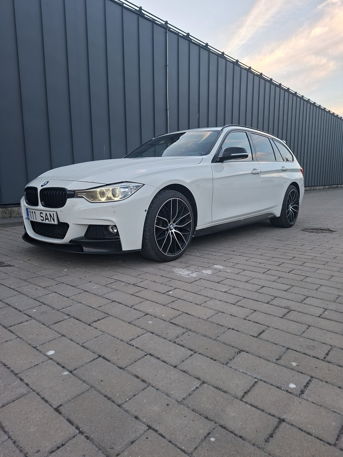 BMW 320