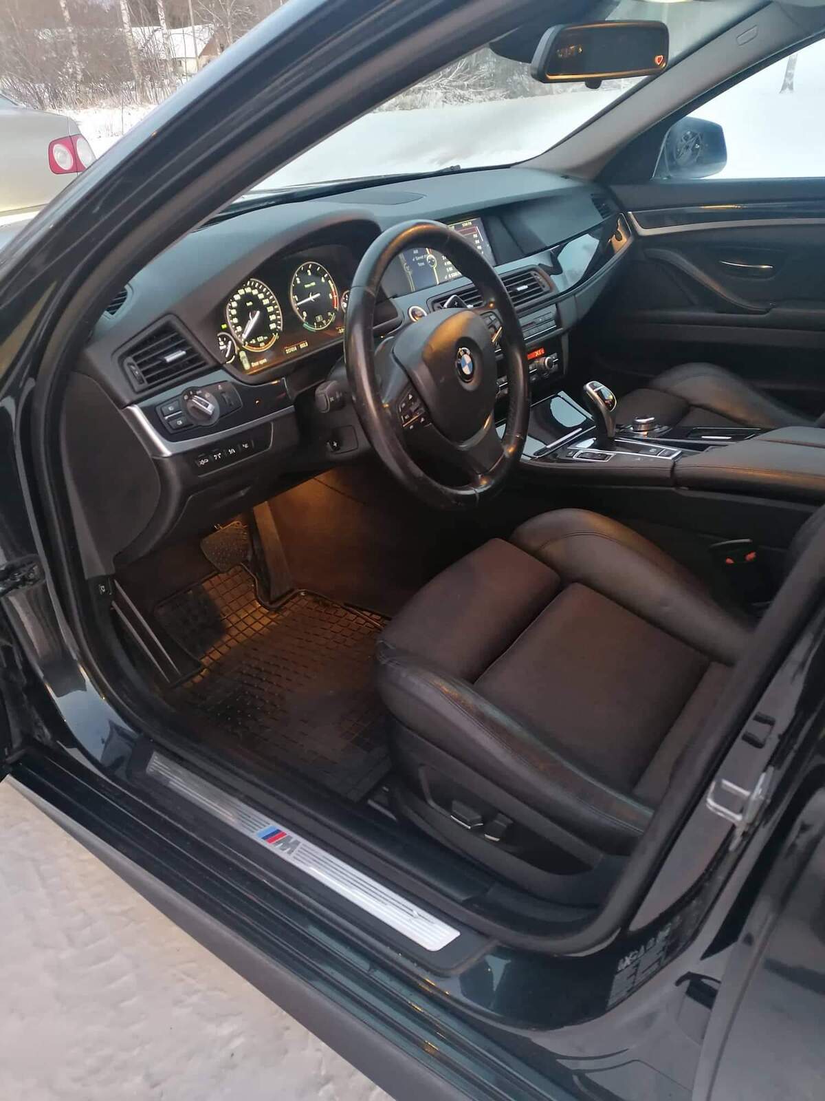 BMW 530 2011, photo 4/15