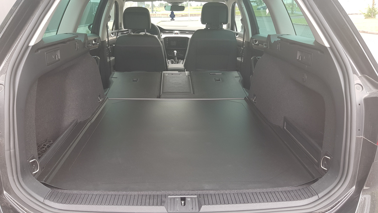 Volkswagen Passat Variant 2021, kuva 3/3