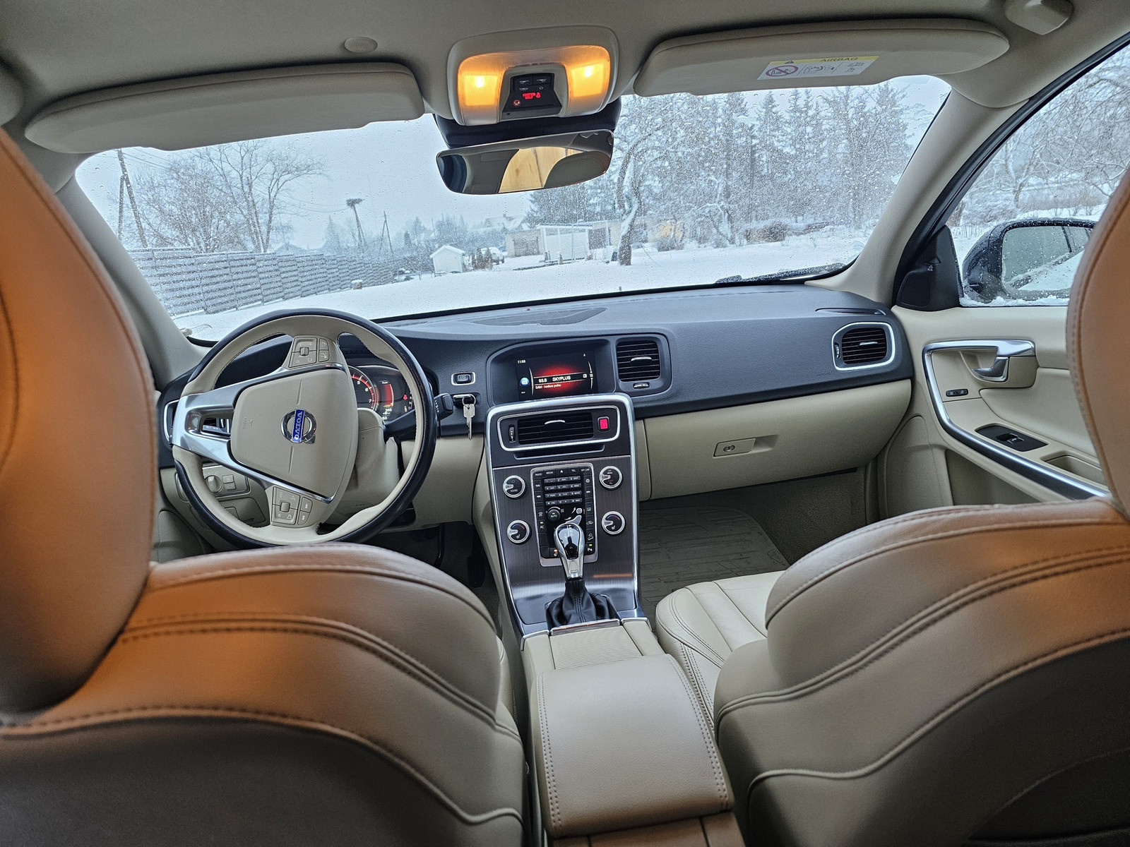 Volvo S60 Cross Country 2015, photo 8/8