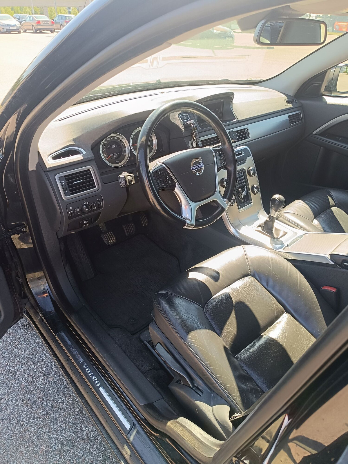 Volvo V70 2012, photo 5/10