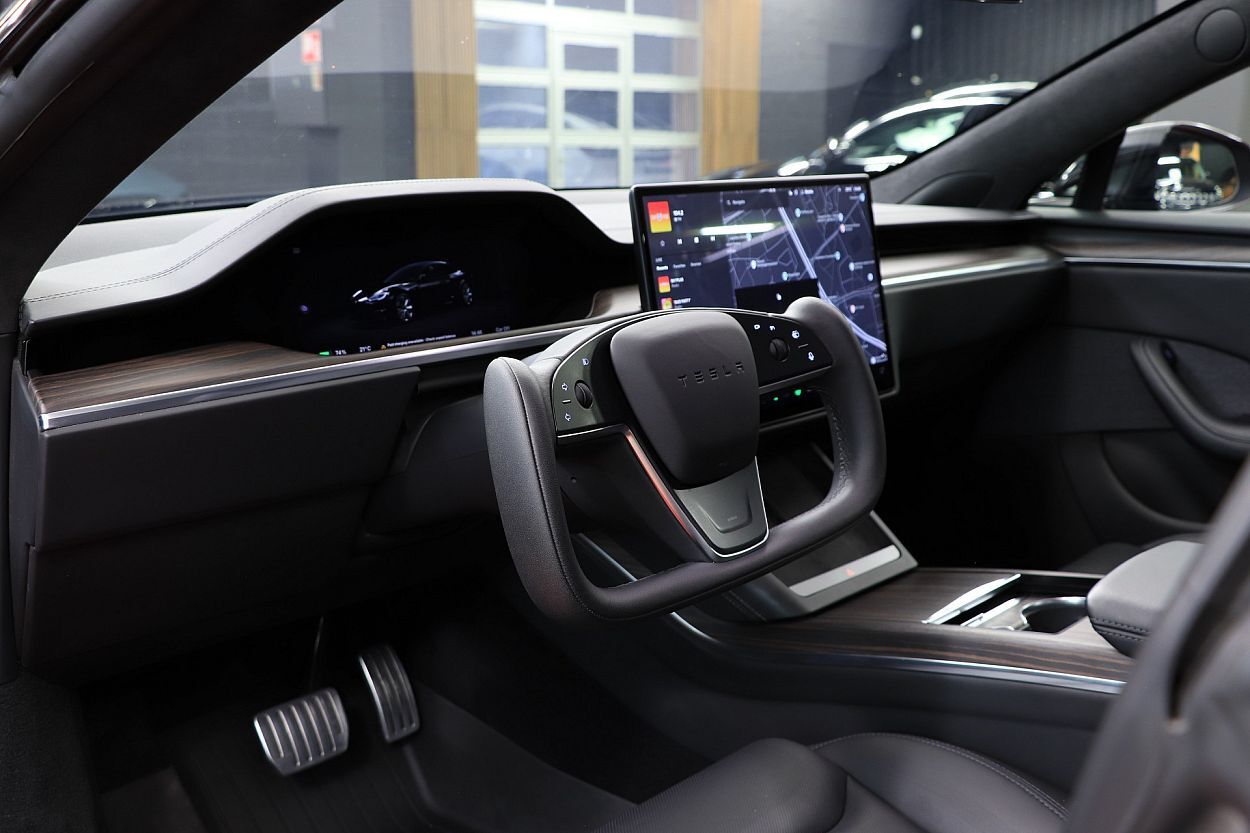Tesla Model S 2023, photo 7/31