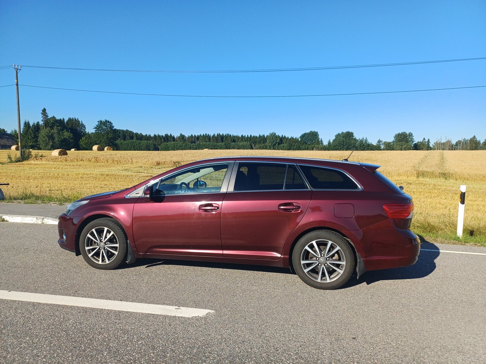 Toyota Avensis 2012, photo 2/6