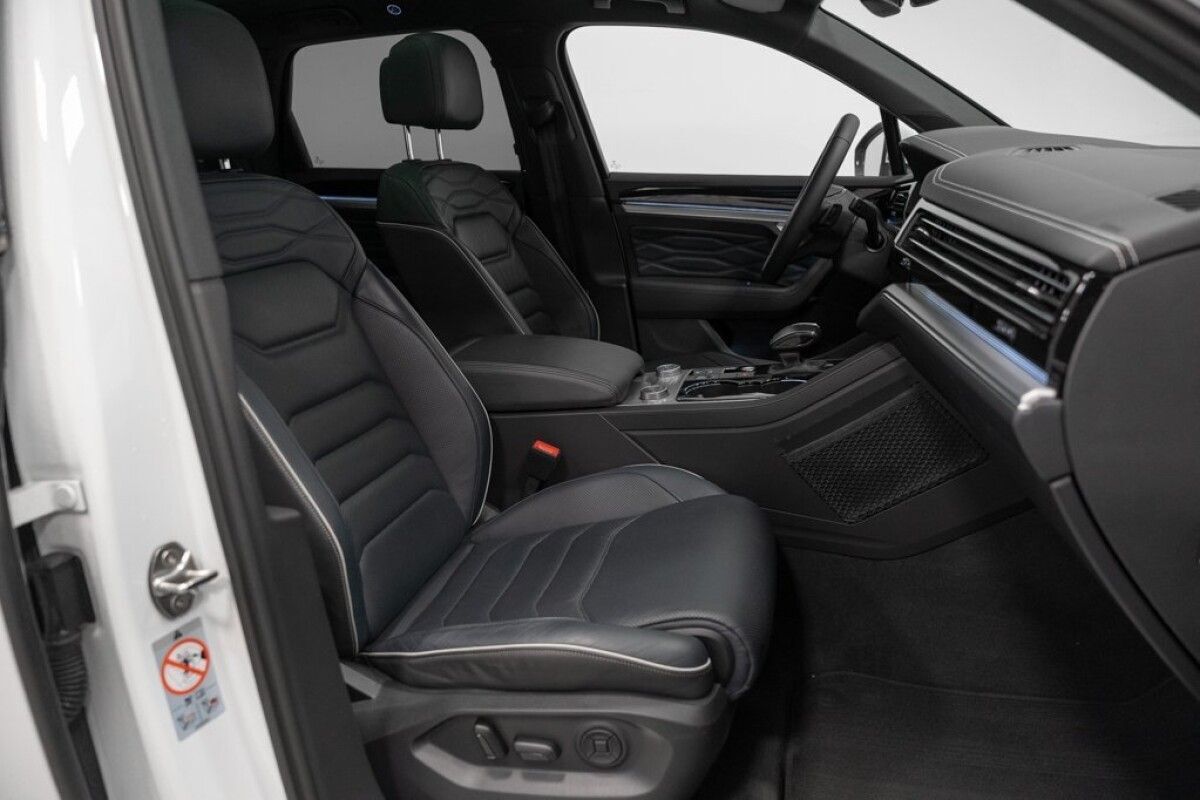 Volkswagen Touareg 2022, photo 7/25