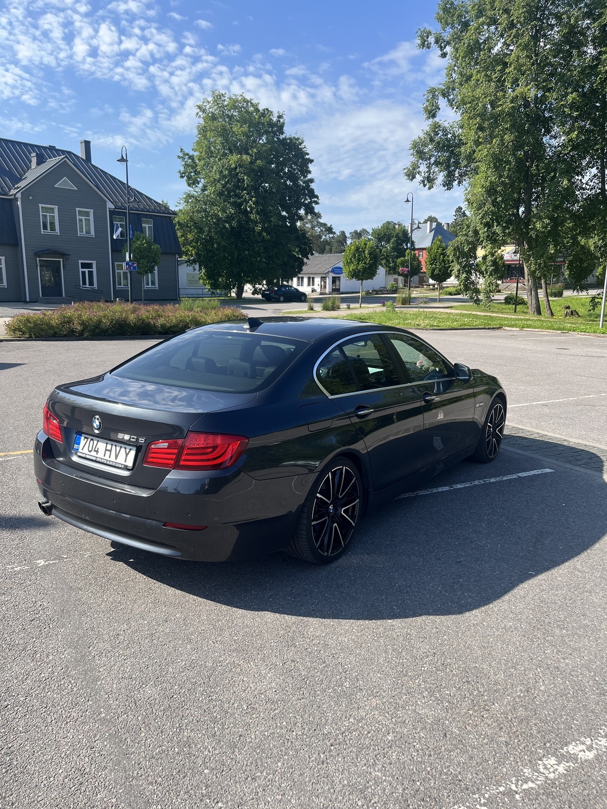 BMW 530 2010, photo 6/10