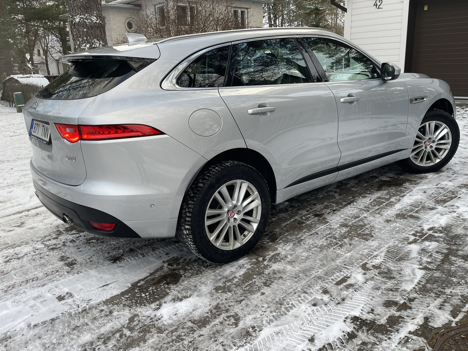 Jaguar F-Pace 2017, kuva 3/5
