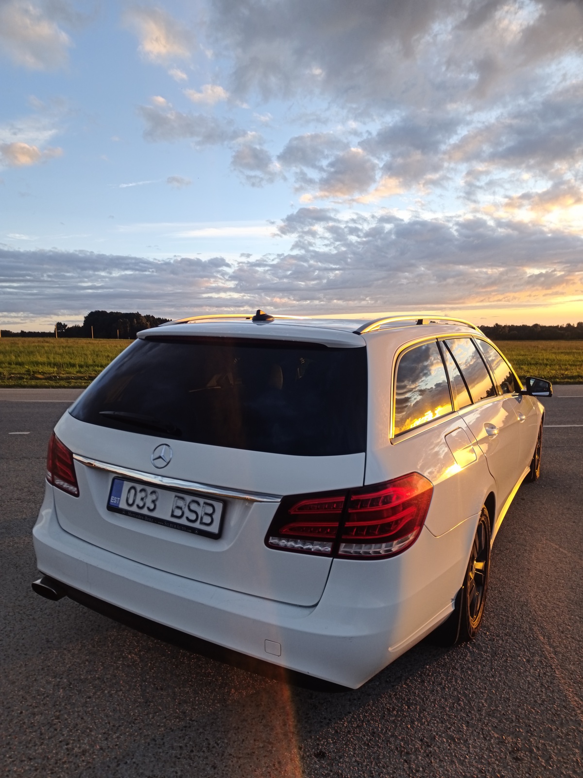 Mercedes-Benz E 200 2013, kuva 3/8