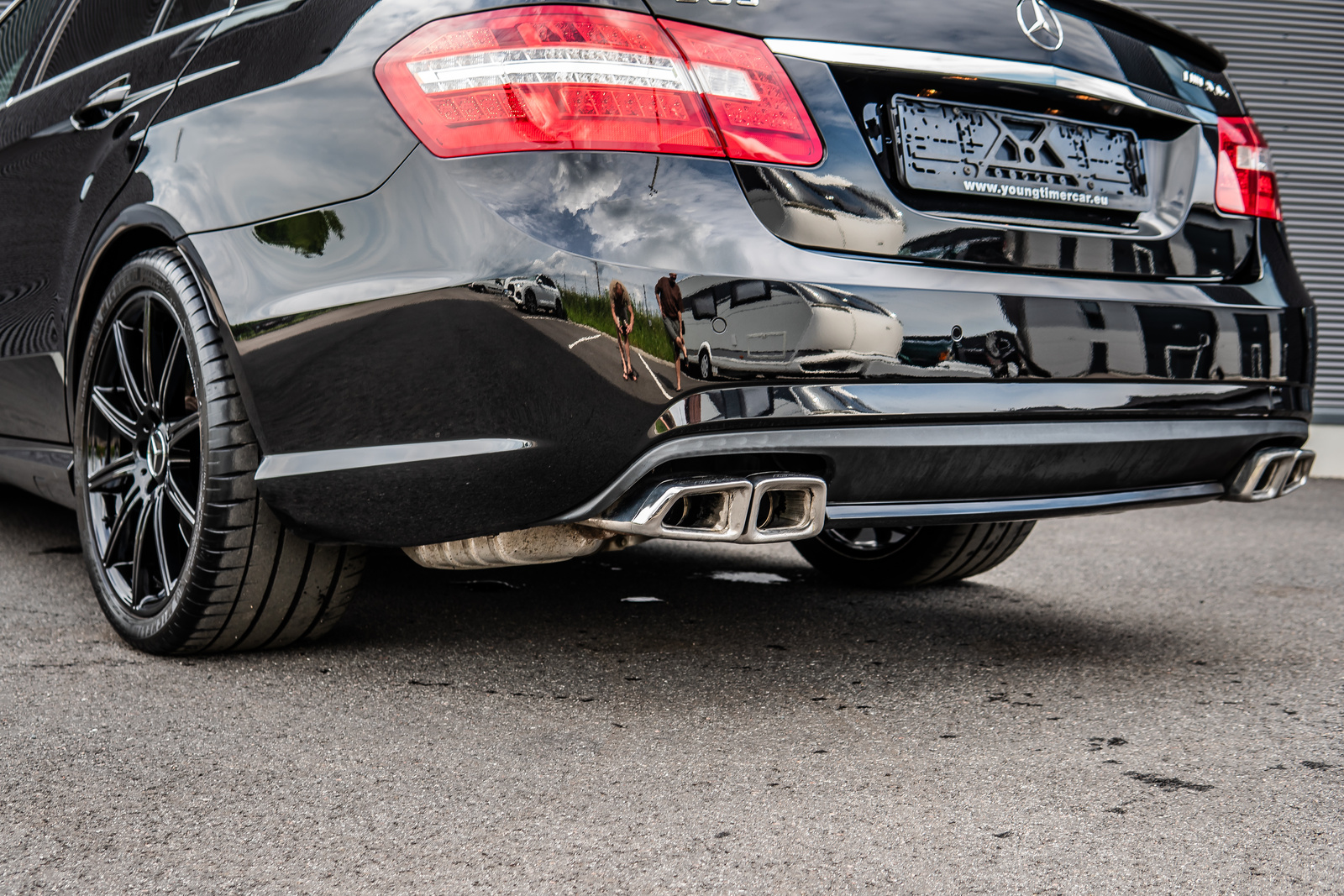 Mercedes-Benz E 63 AMG 2010, kuva 7/10