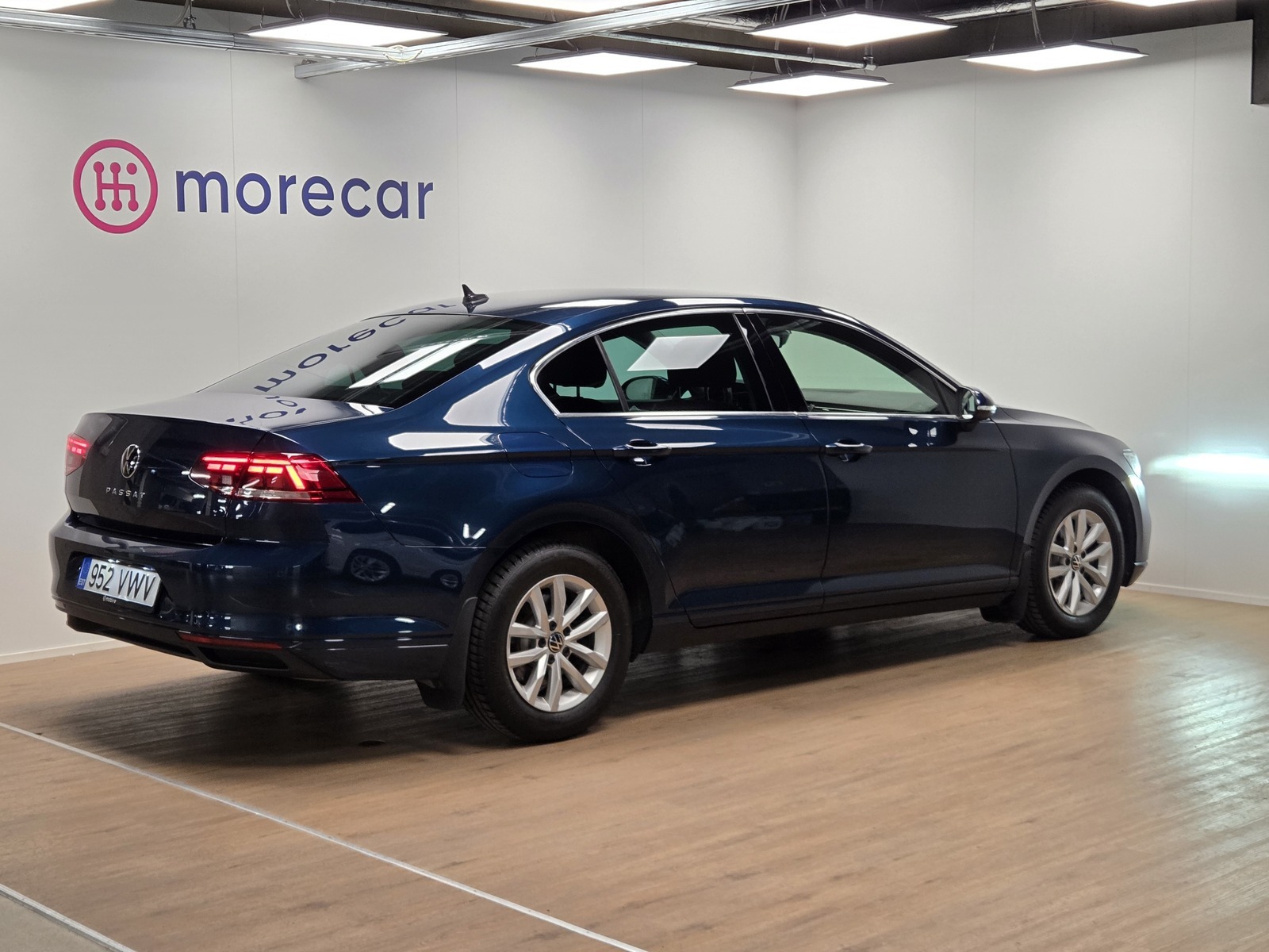 Volkswagen Passat 2021, photo 4/23