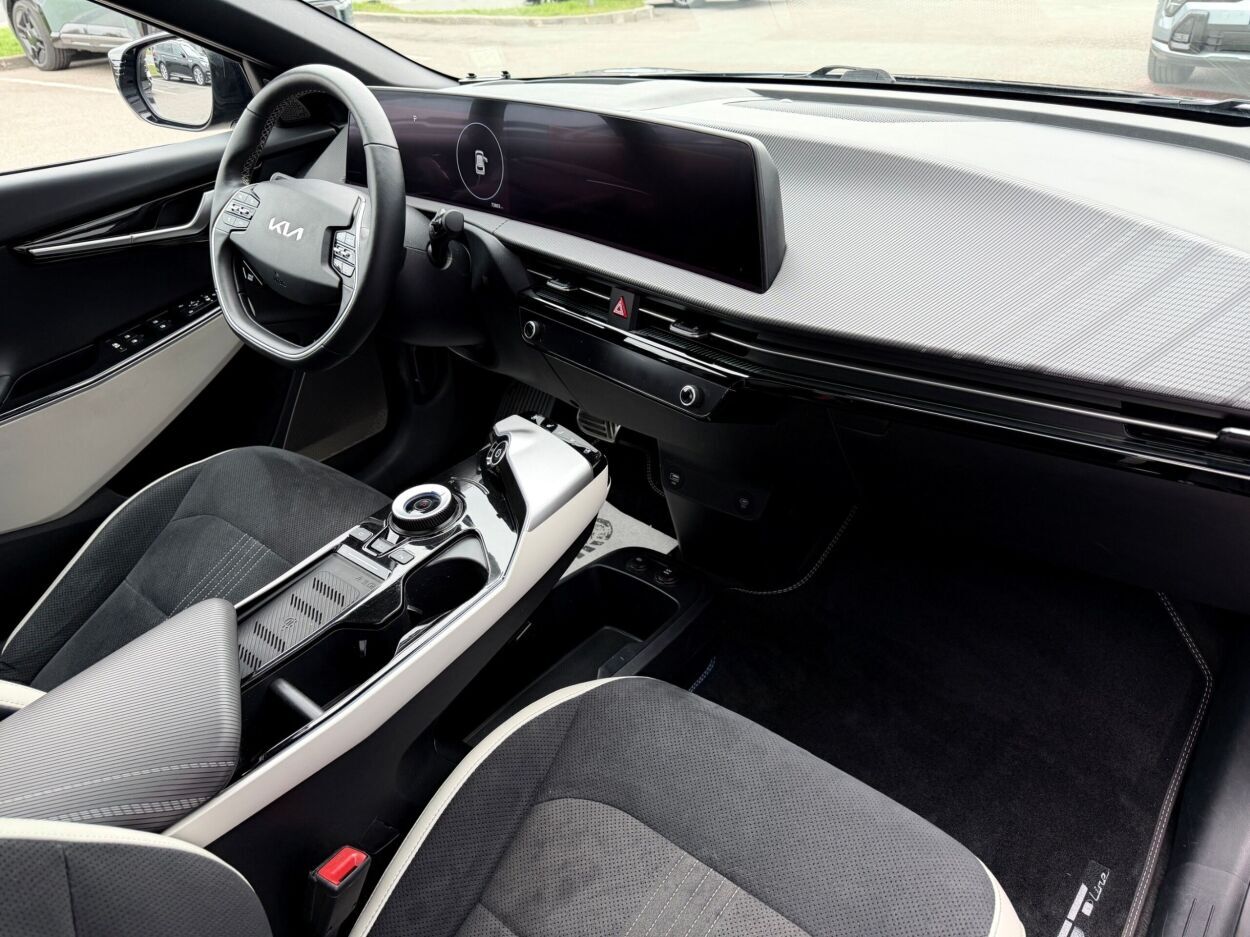 Kia EV6 2023, photo 4/10