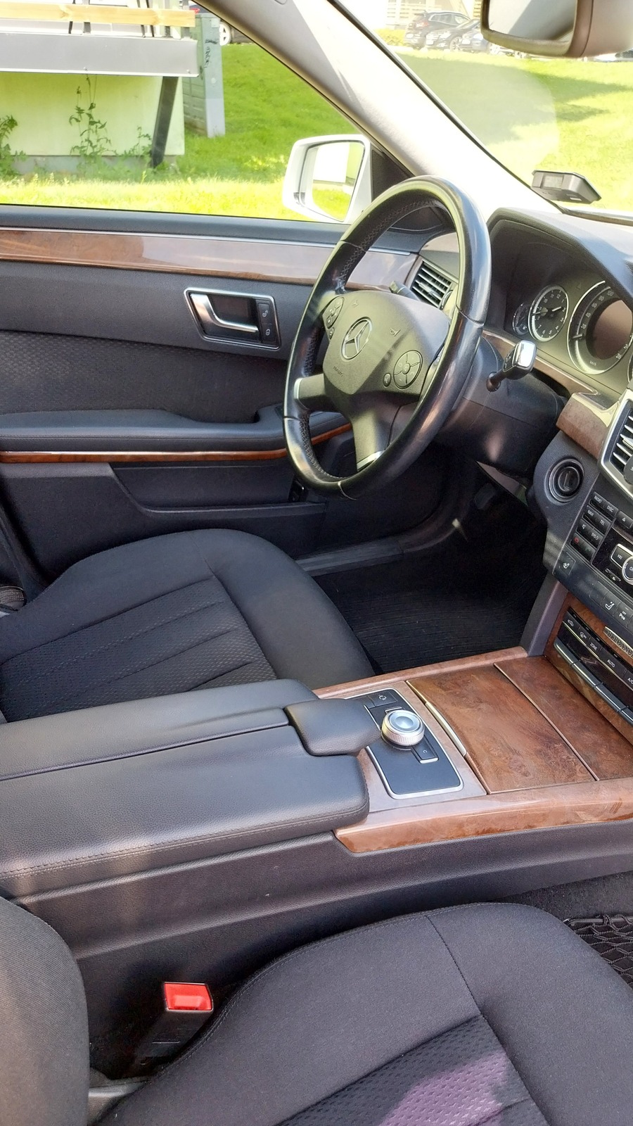 Mercedes-Benz E 220 2012, kuva 8/8