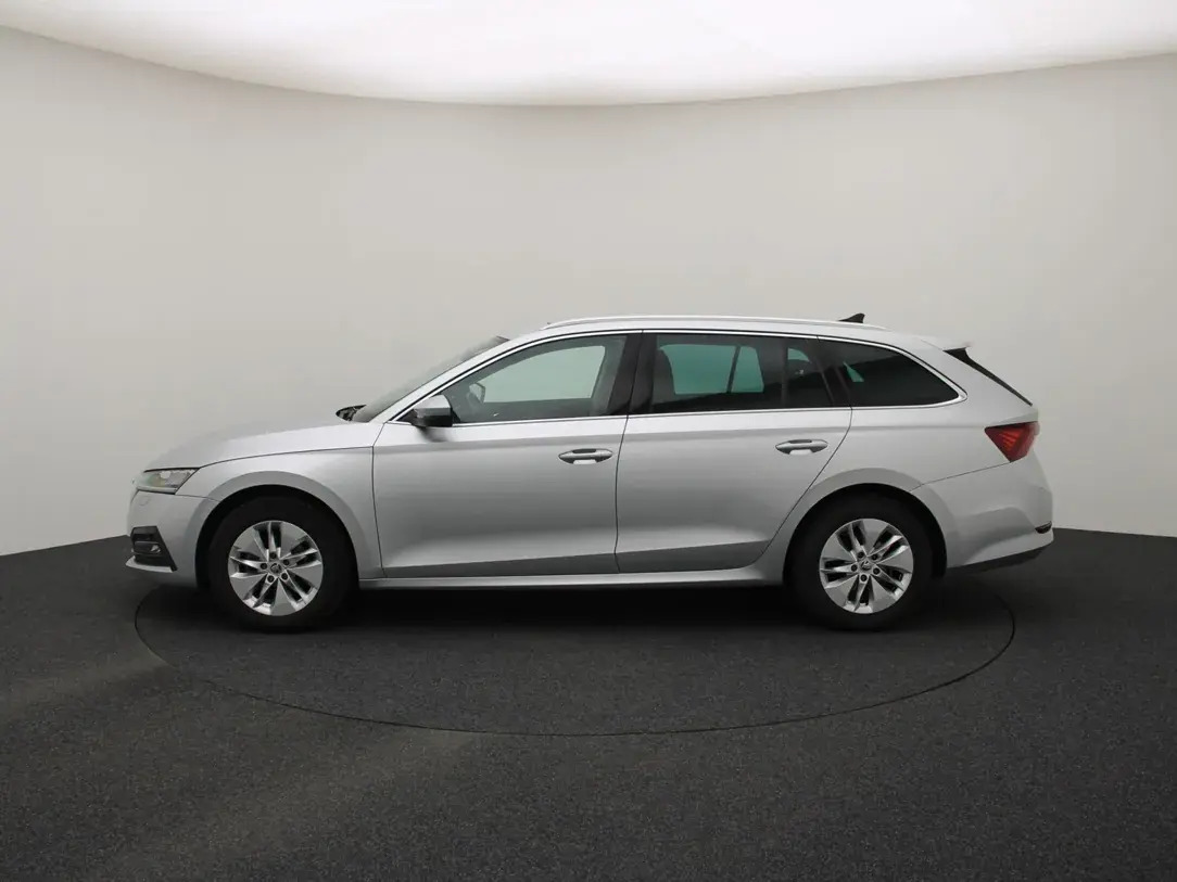 Škoda Octavia 2022, photo 6/33