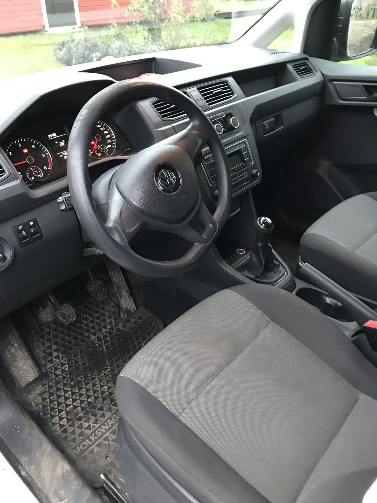 Volkswagen Caddy 2016, kuva 7/8