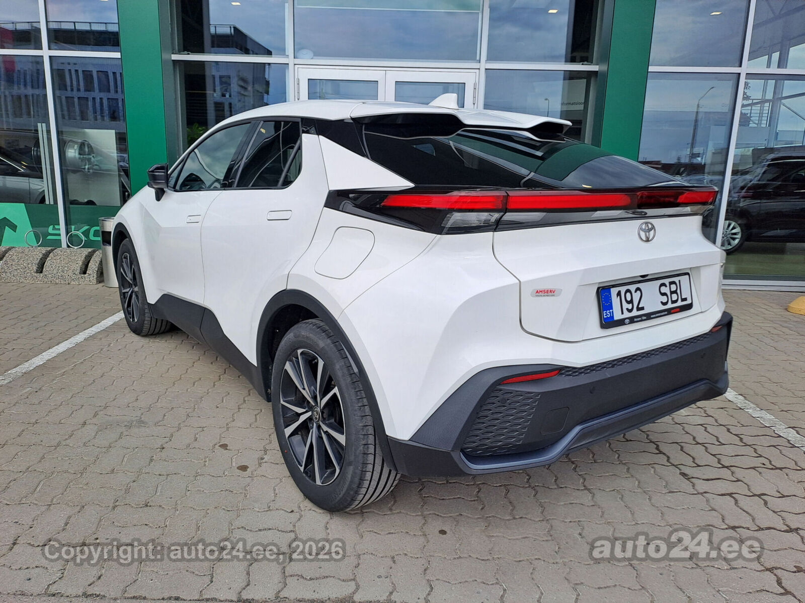 Toyota C-HR 2024, photo 2/7