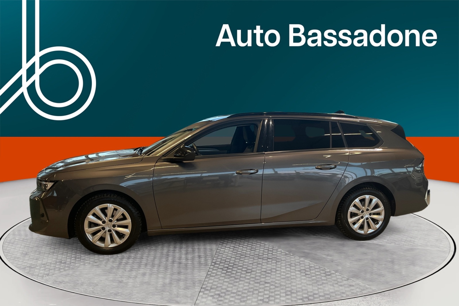 Opel Astra 2024, photo 2/21