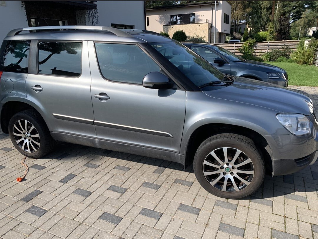 Škoda Yeti 2012, photo 2/4