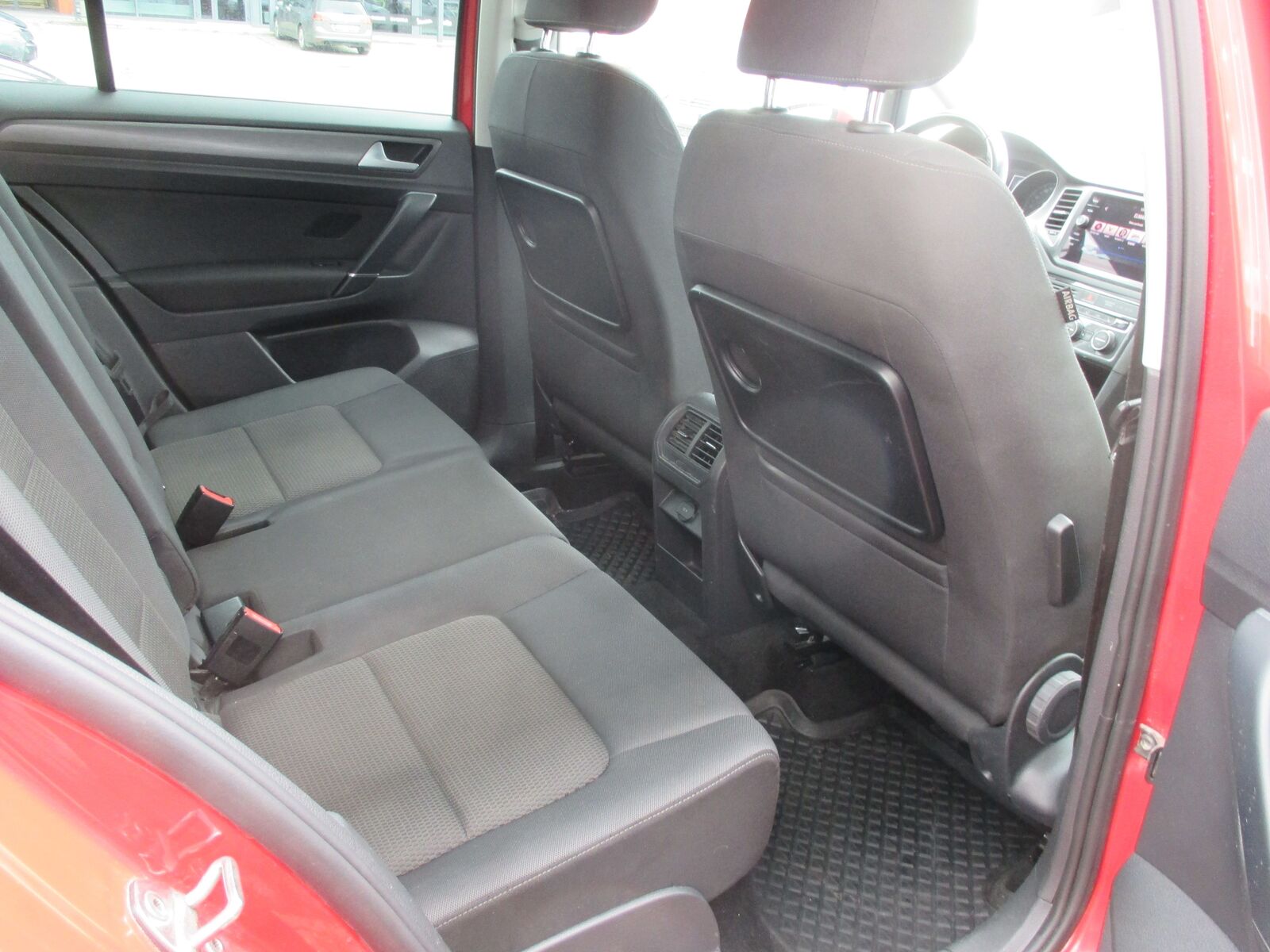 Volkswagen Golf Sportsvan 2019, photo 8/8