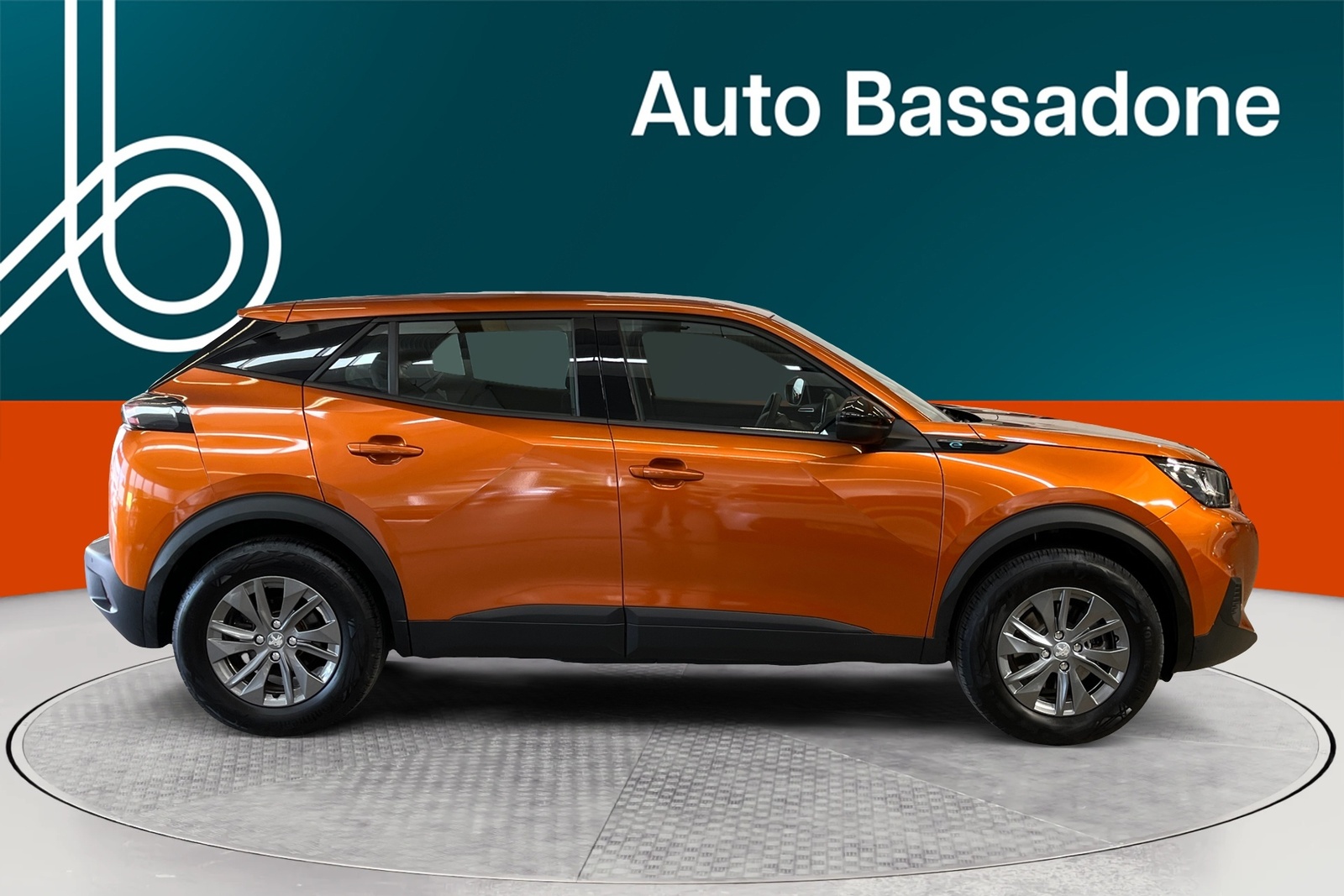 Peugeot 2008 2023, photo 6/18