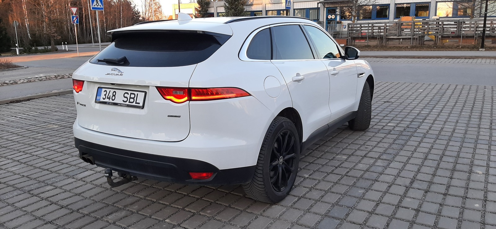 Jaguar F-Pace 2016, kuva 4/10