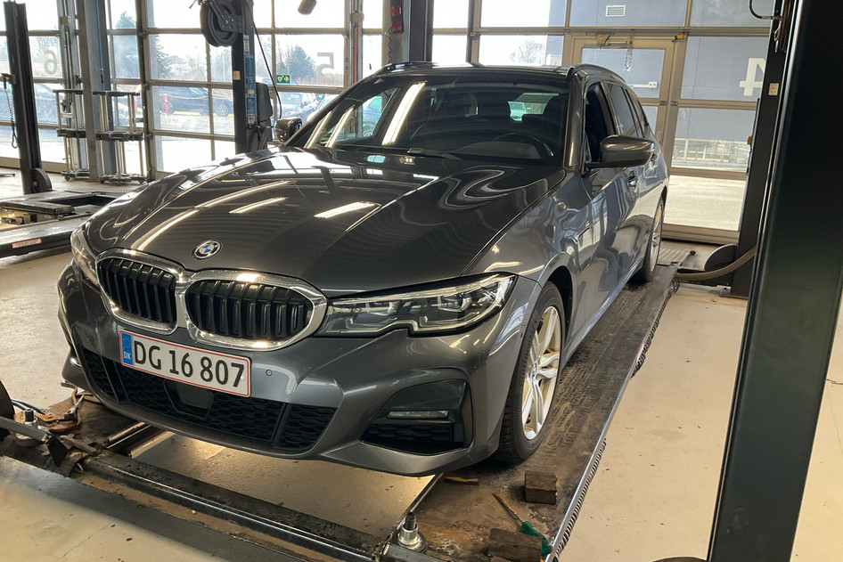 BMW 330, 2022, 2.0, 215 kW, pistikhübriid (bensiin/elekter), automaat, tagavedu