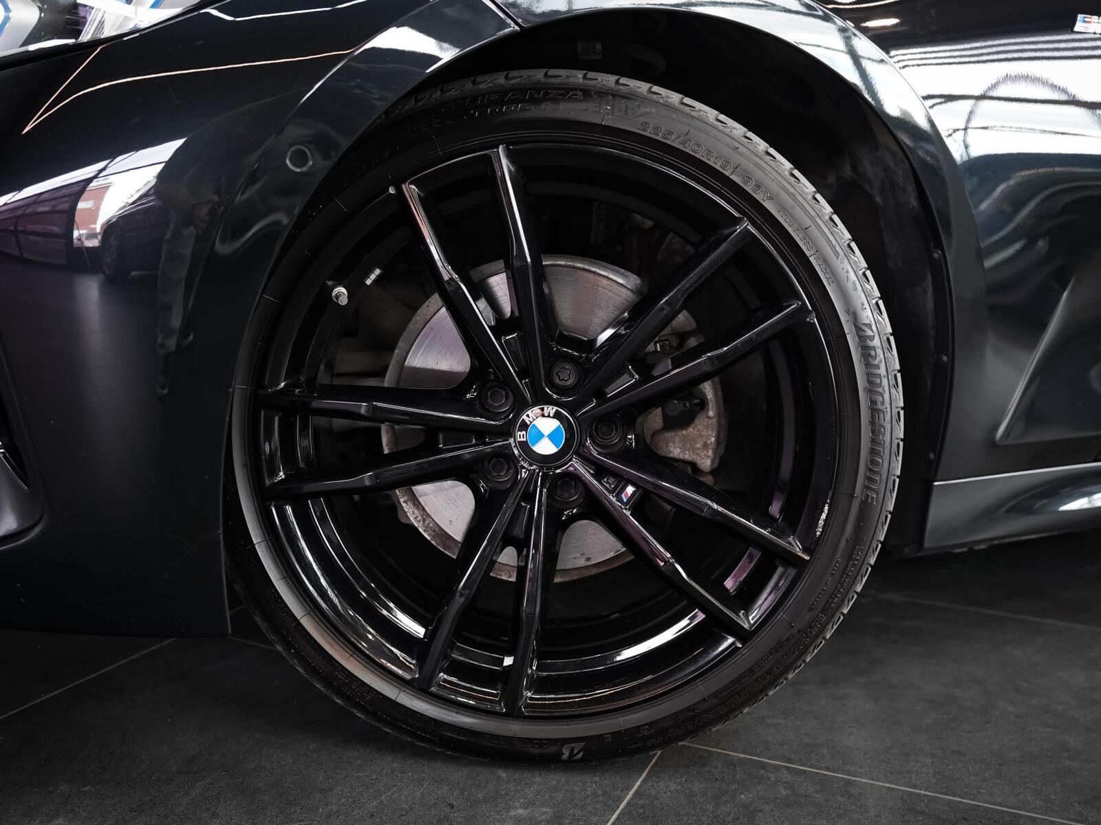 BMW 320 2022, photo 4/10