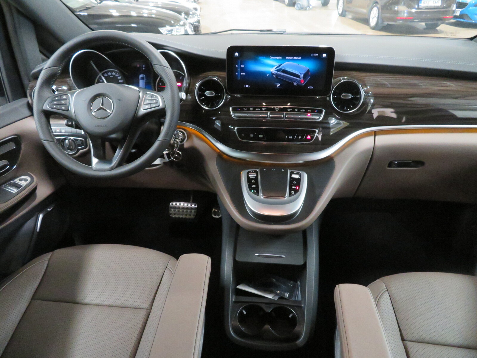 Mercedes-Benz V 300 2022, kuva 3/8