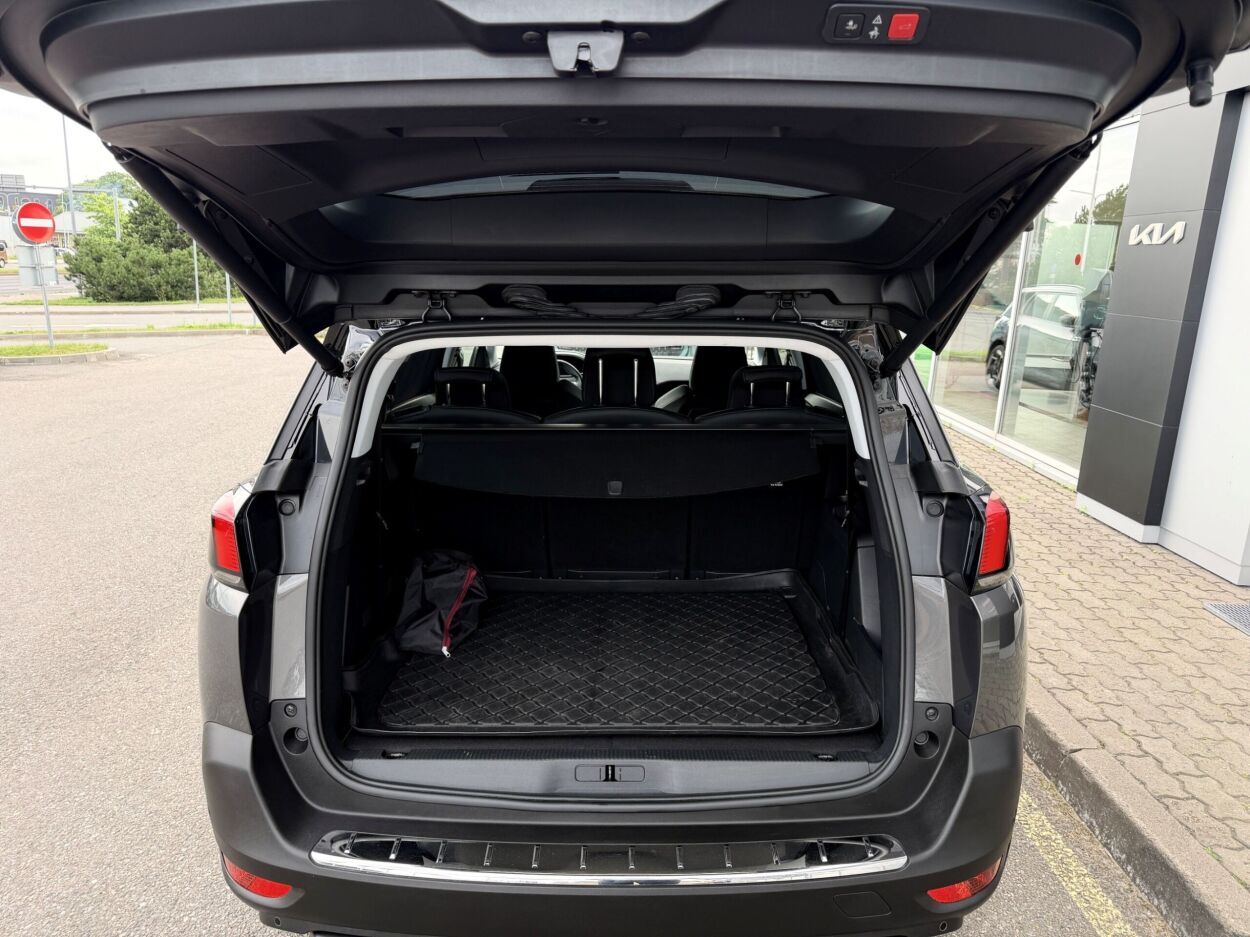 Peugeot 5008 2019, photo 6/10