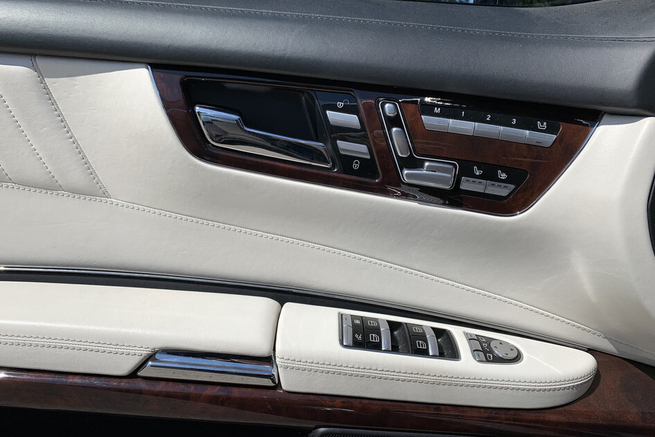 Mercedes-Benz CL 500, 2011, 4.7, 320 kW, petrol, automatic, four-wheel drive