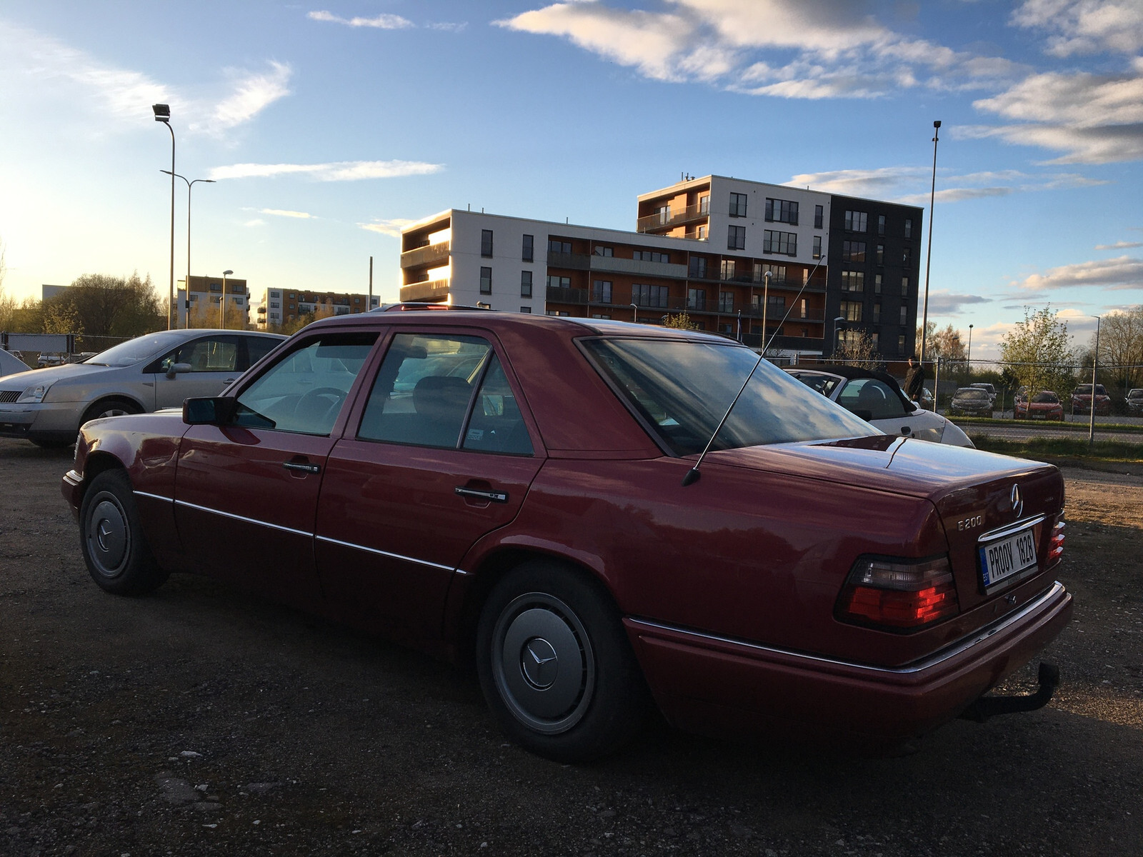 Mercedes-Benz E 200 1995, photo 4/10