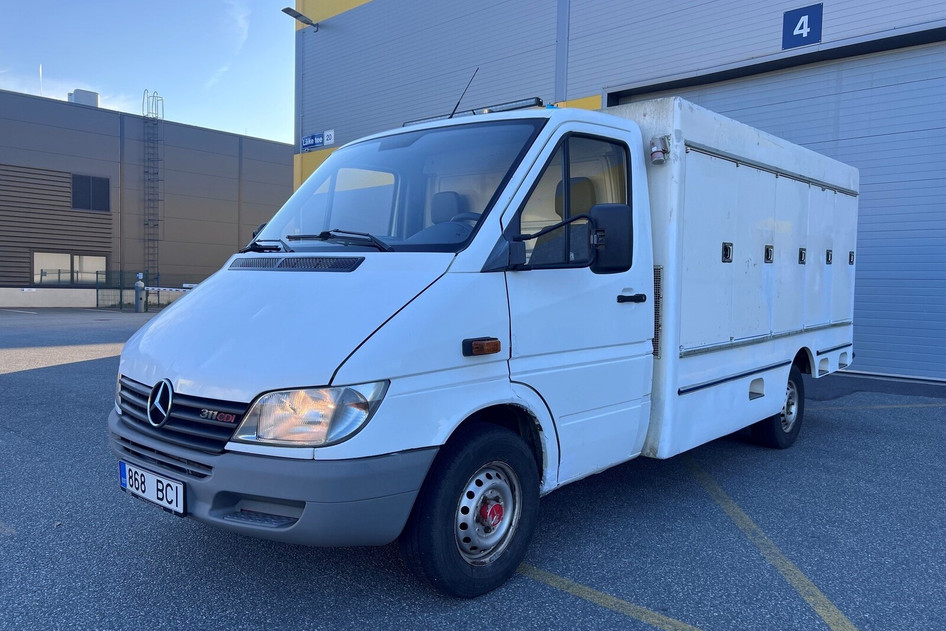 Mercedes-Benz Sprinter, 2001, 2.1, 80 kW, diesel, rear-wheel drive