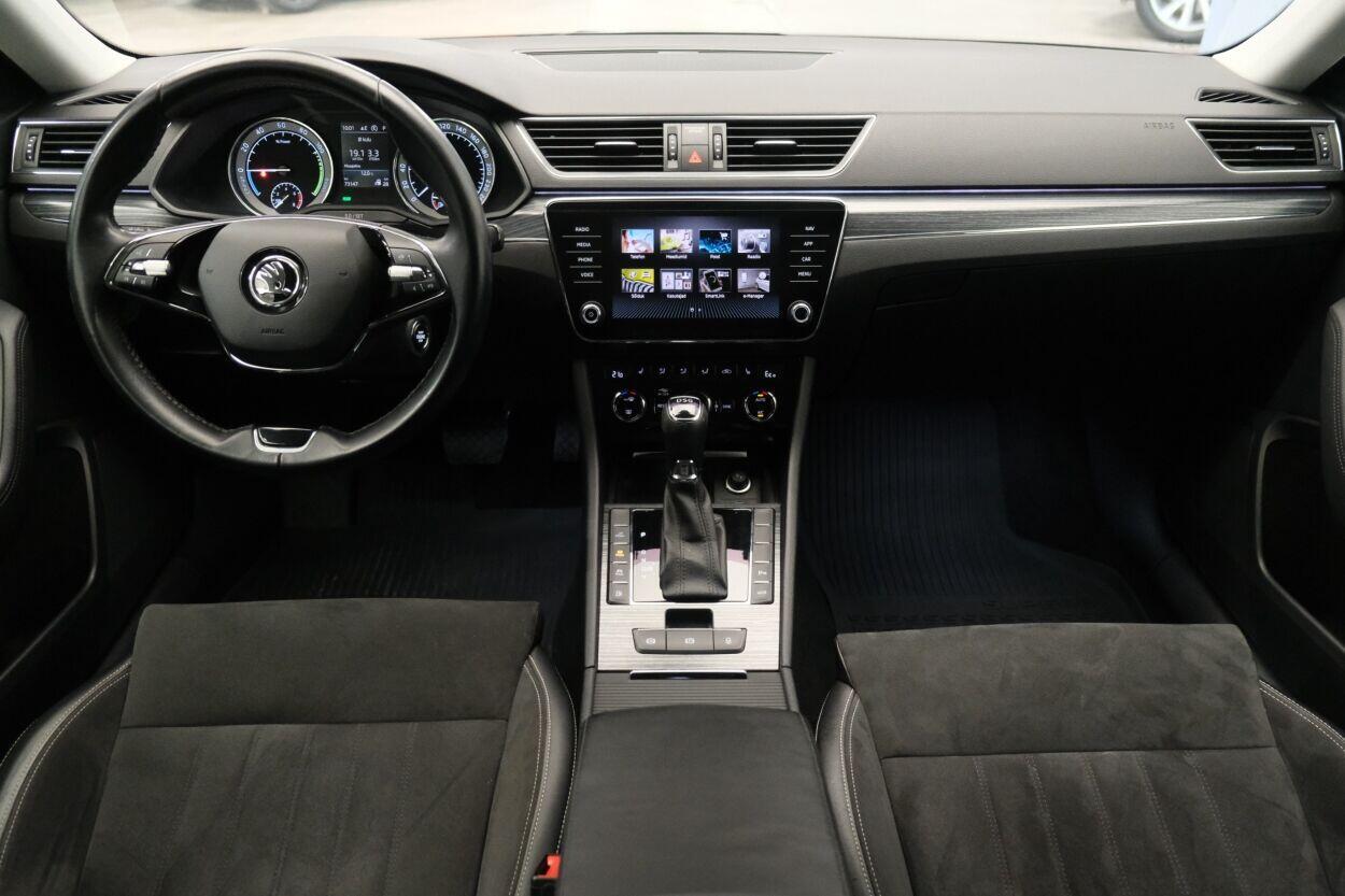 Škoda Superb 2020, photo 7/13