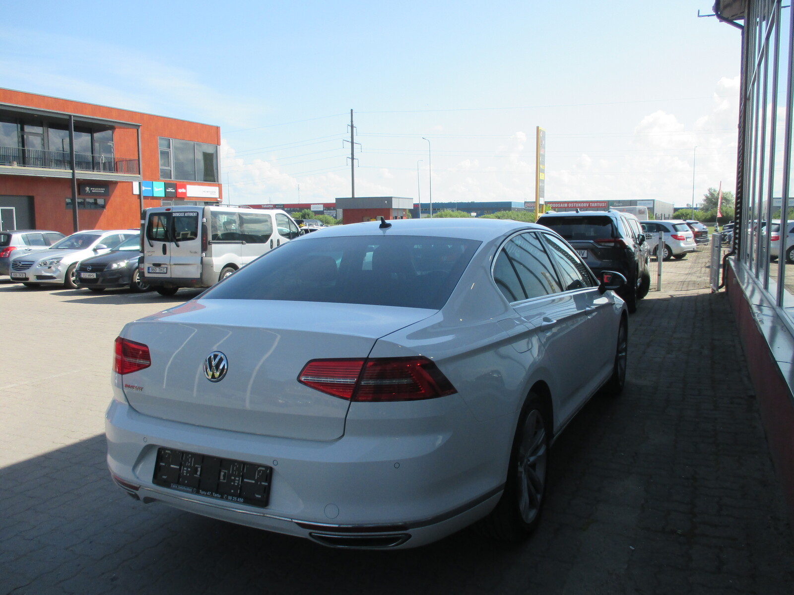 Volkswagen Passat 2016, kuva 6/10