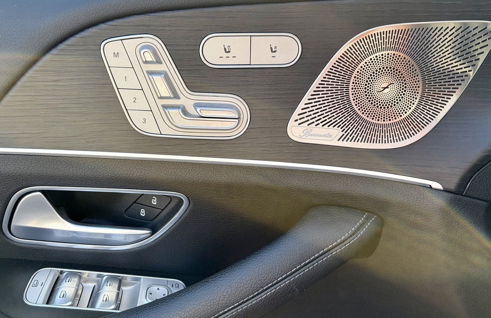 Mercedes-Benz GLE 300 2024, photo 6/9