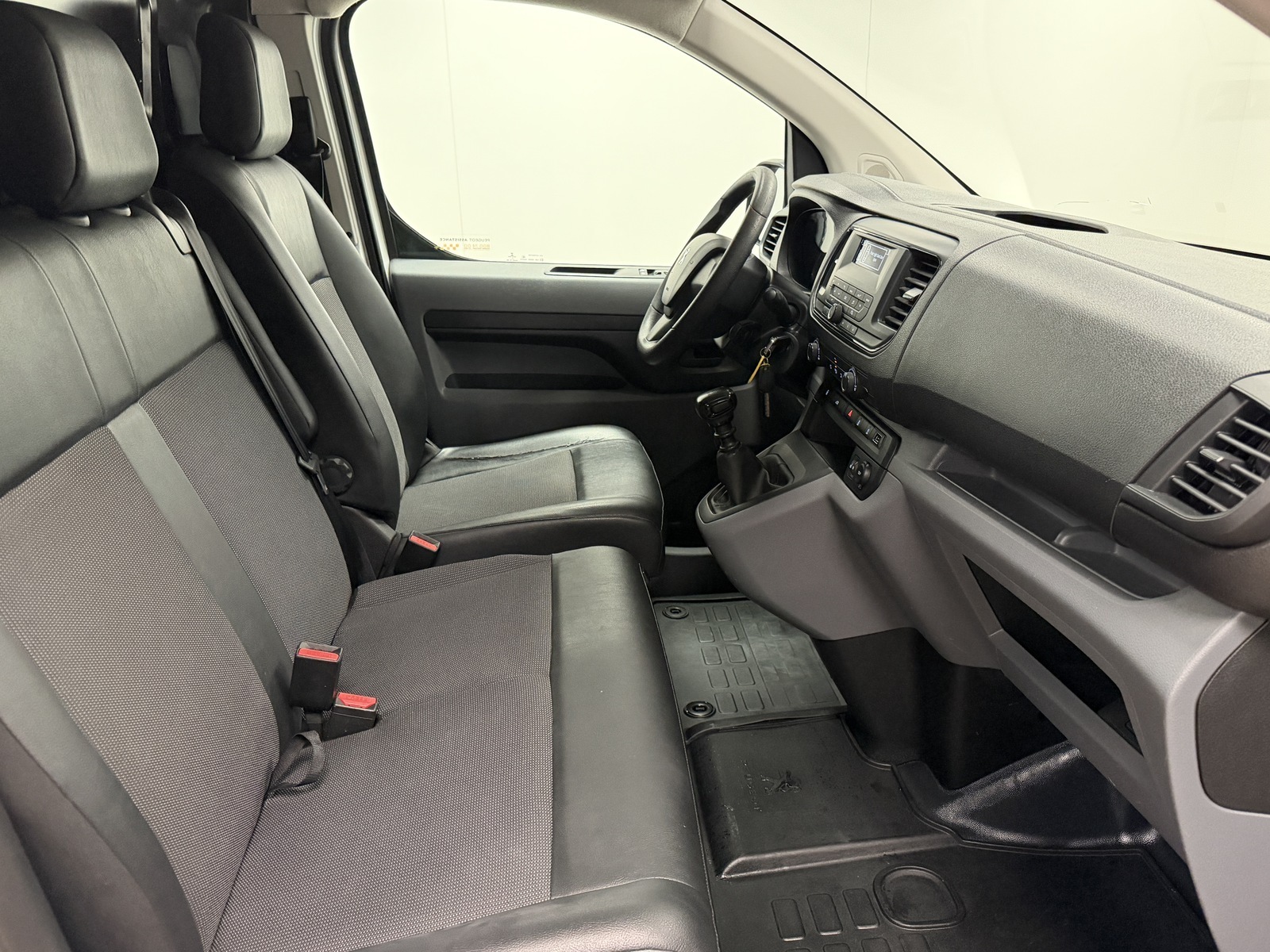 Peugeot Expert L2 Pro BlueHDi 1.5 75kW 2021, photo 7/17
