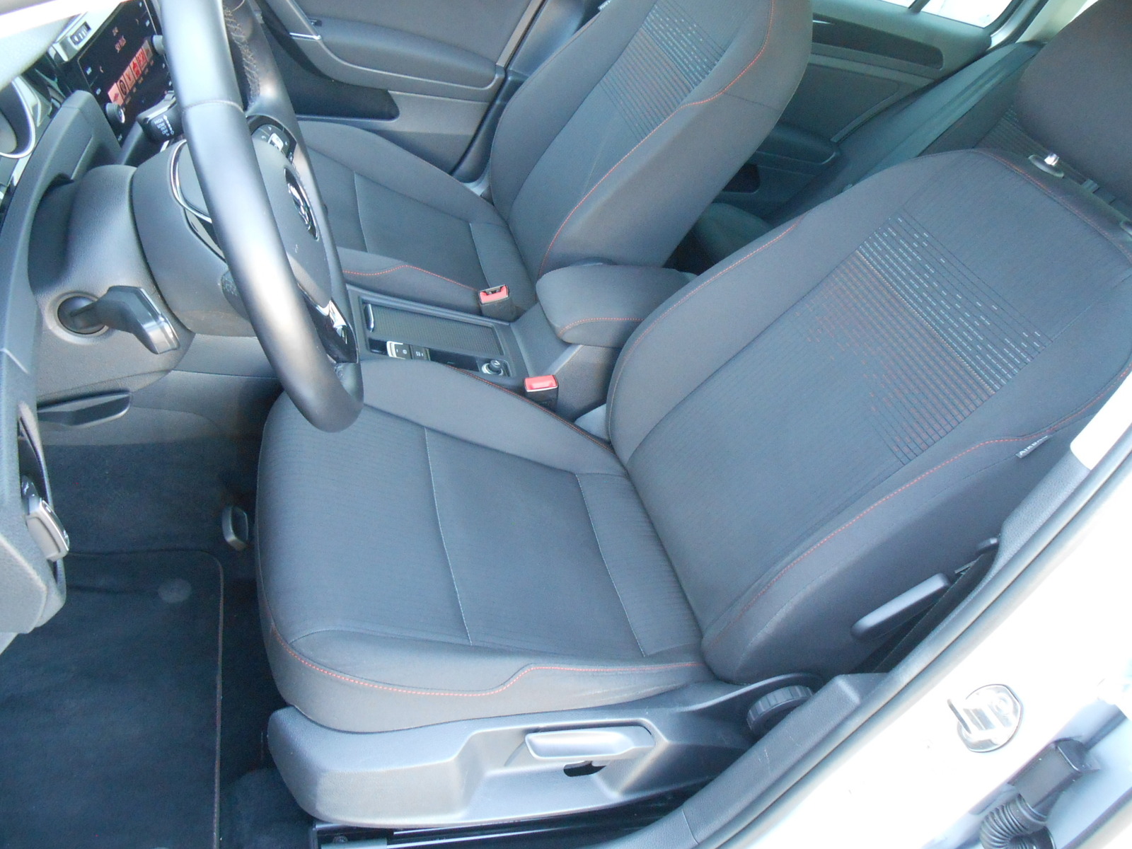 Volkswagen Golf 2018, photo 7/20