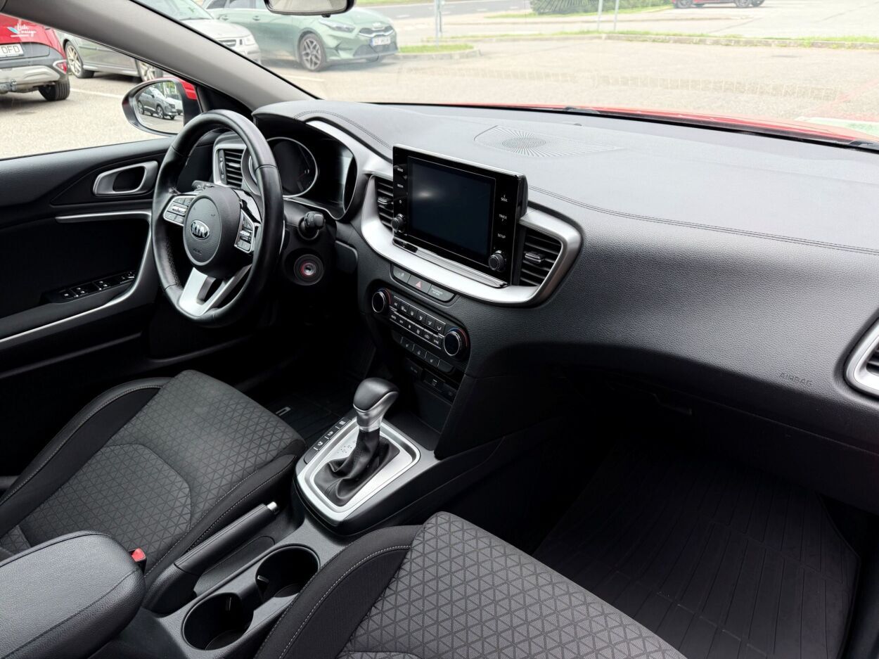 Kia cee'd Sportswagon 2021, photo 4/10