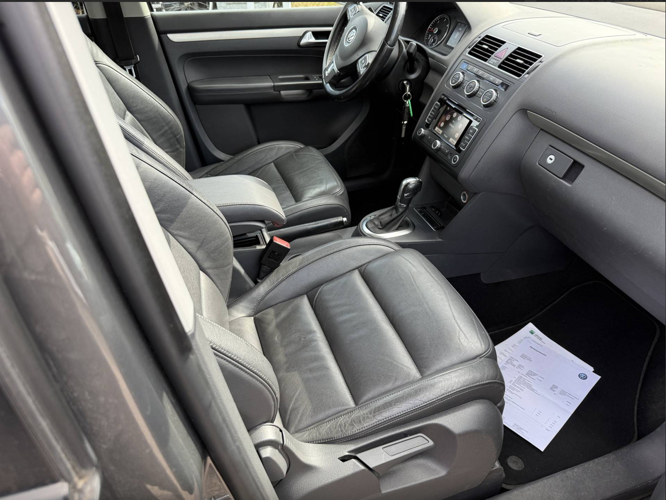 Volkswagen Touran 2014, kuva 6/11