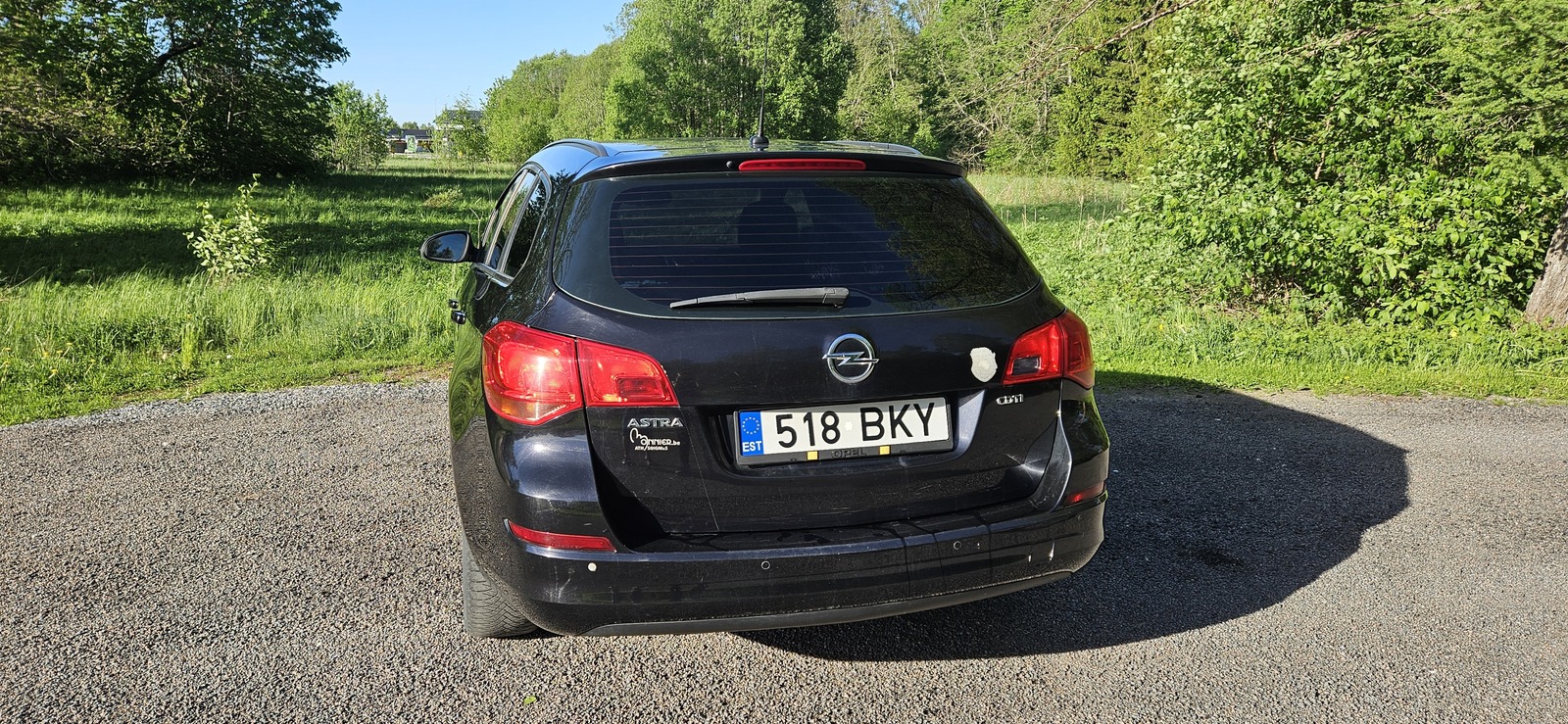 Opel Astra 2011, kuva 3/8