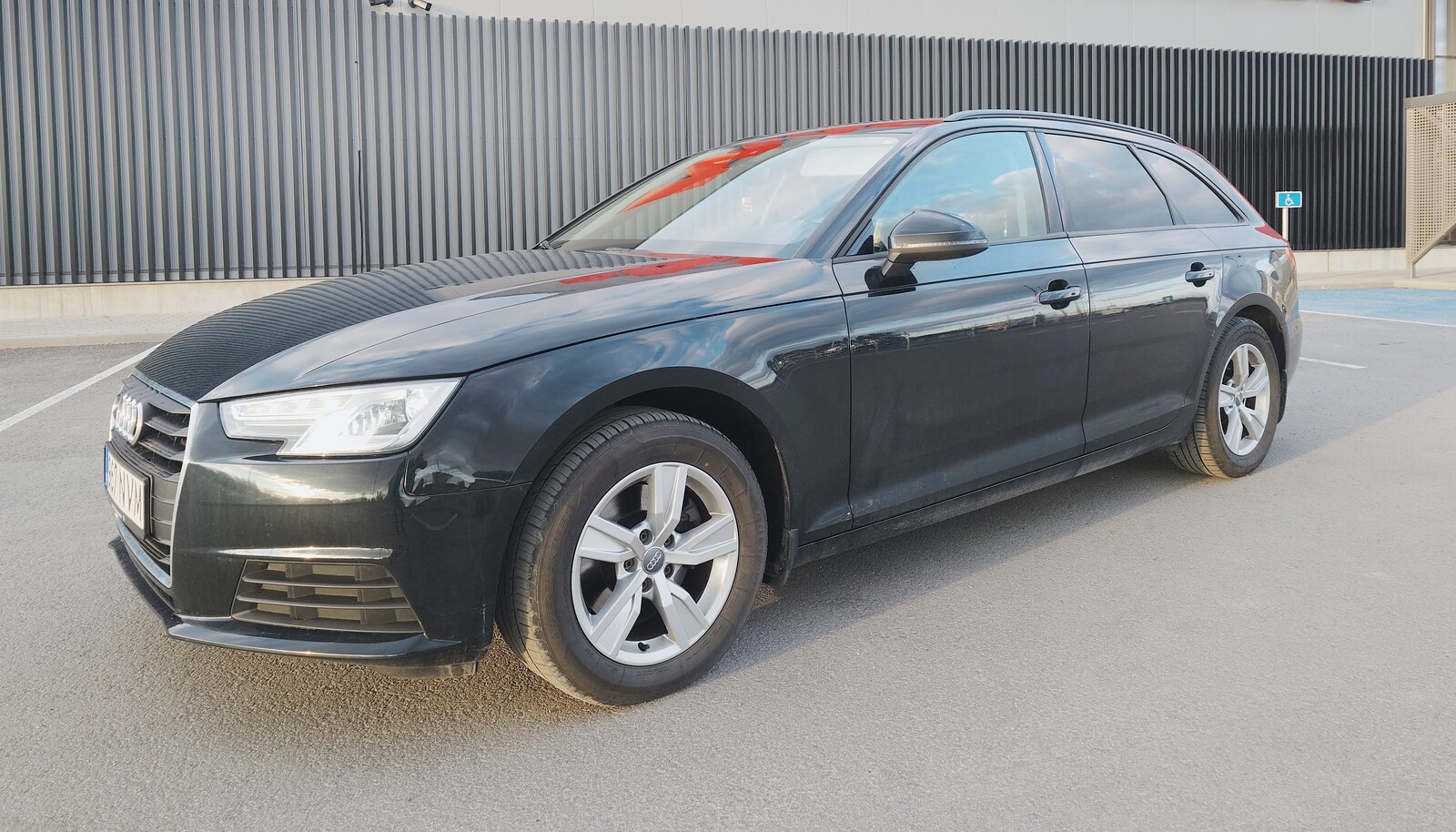 Audi A4 2018, kuva 2/11