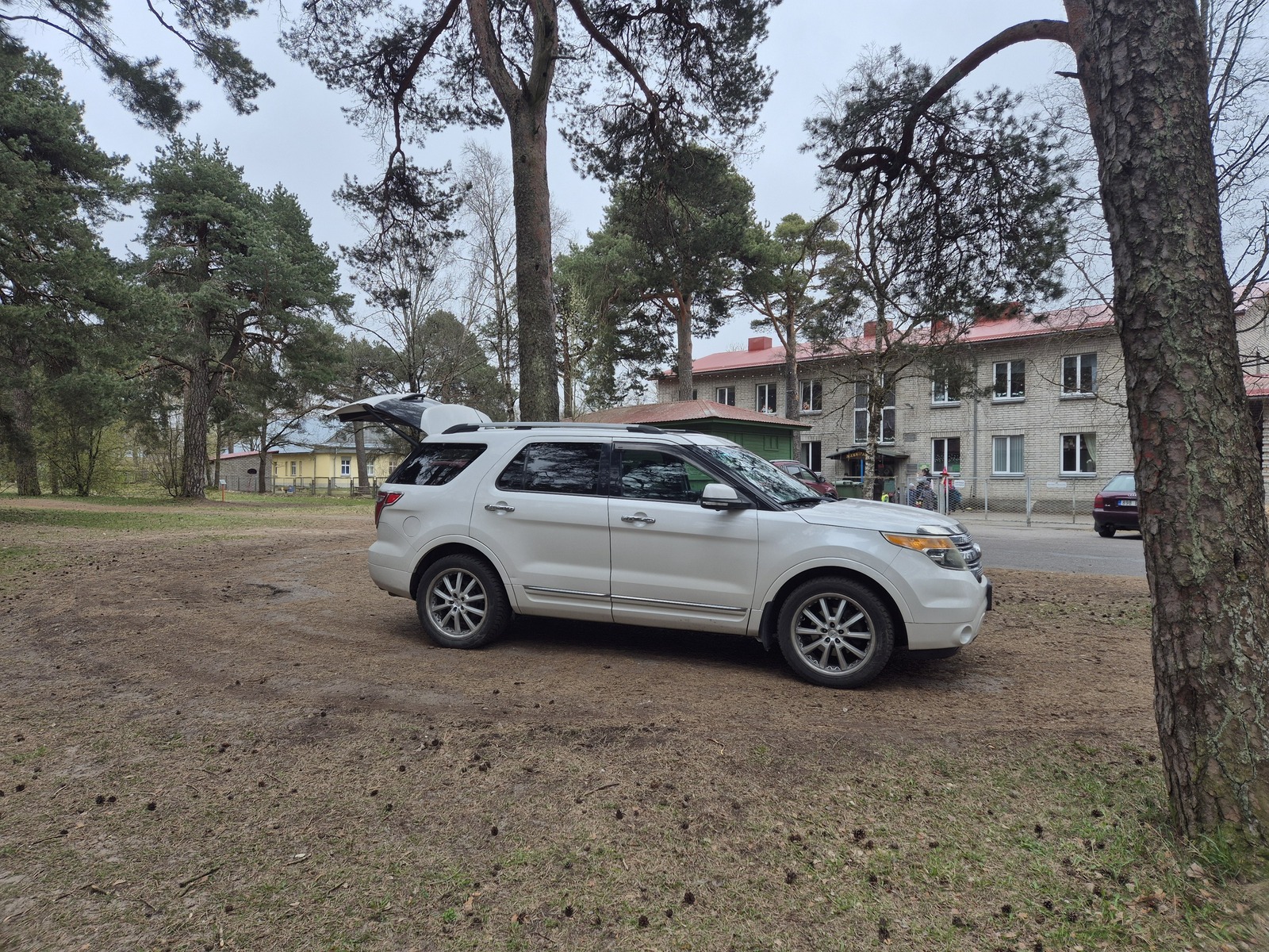 Ford Explorer 2011, photo 5/20