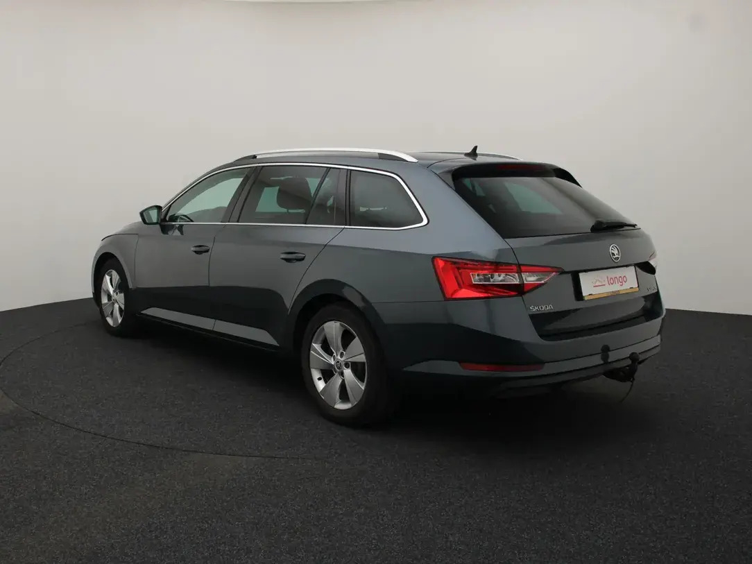 Škoda Superb 2015, photo 7/33