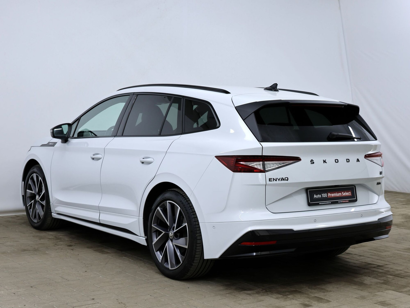 Škoda Enyaq 2022, photo 3/10