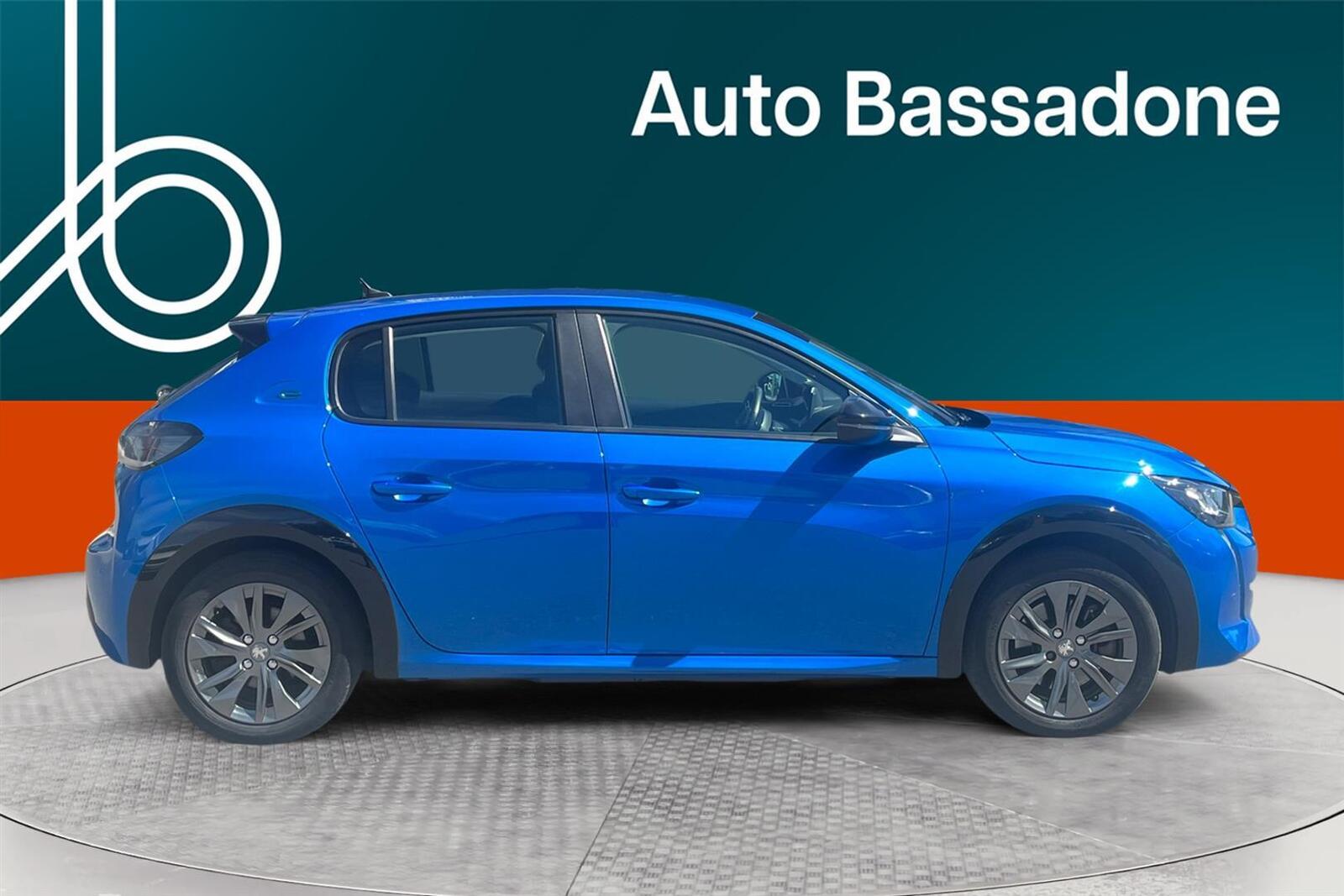 Peugeot 208 2022, photo 6/18