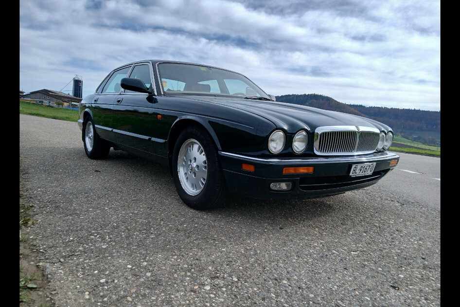 Jaguar XJ6, 1995, 4.0, petrol, automatic, rear-wheel drive
