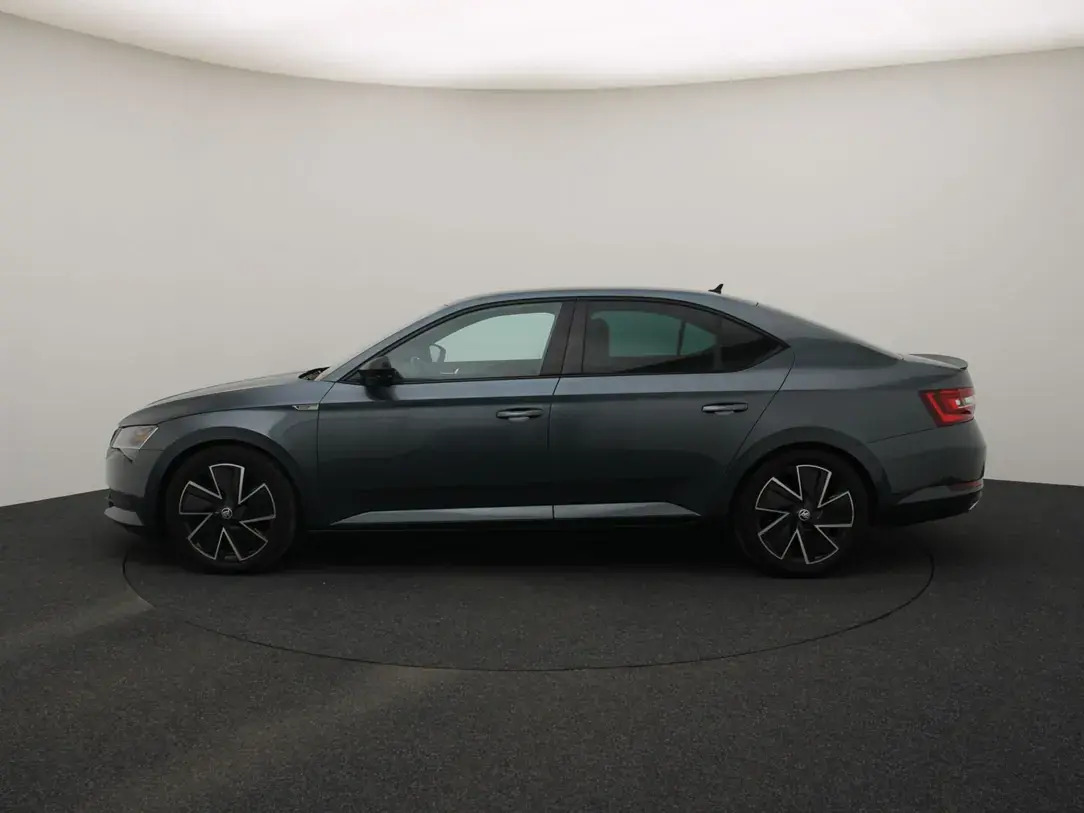 Škoda Superb 2019, kuva 6/10