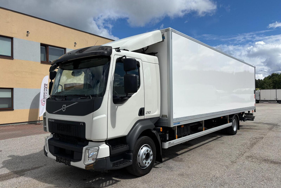Volvo FL210, 2020, 158 kW, дизель, автомат