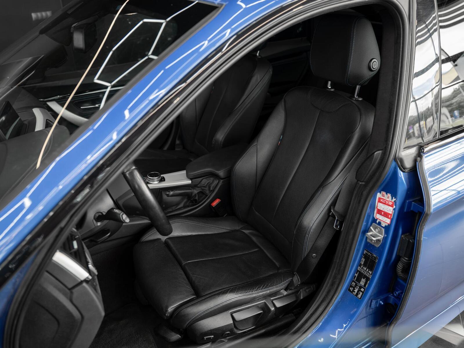 BMW 320 2019, photo 6/14